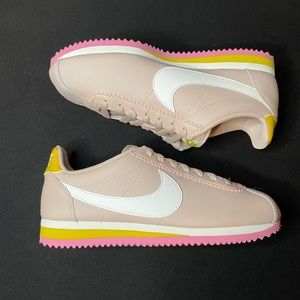 Brand New Nike Cortez  size 7 women